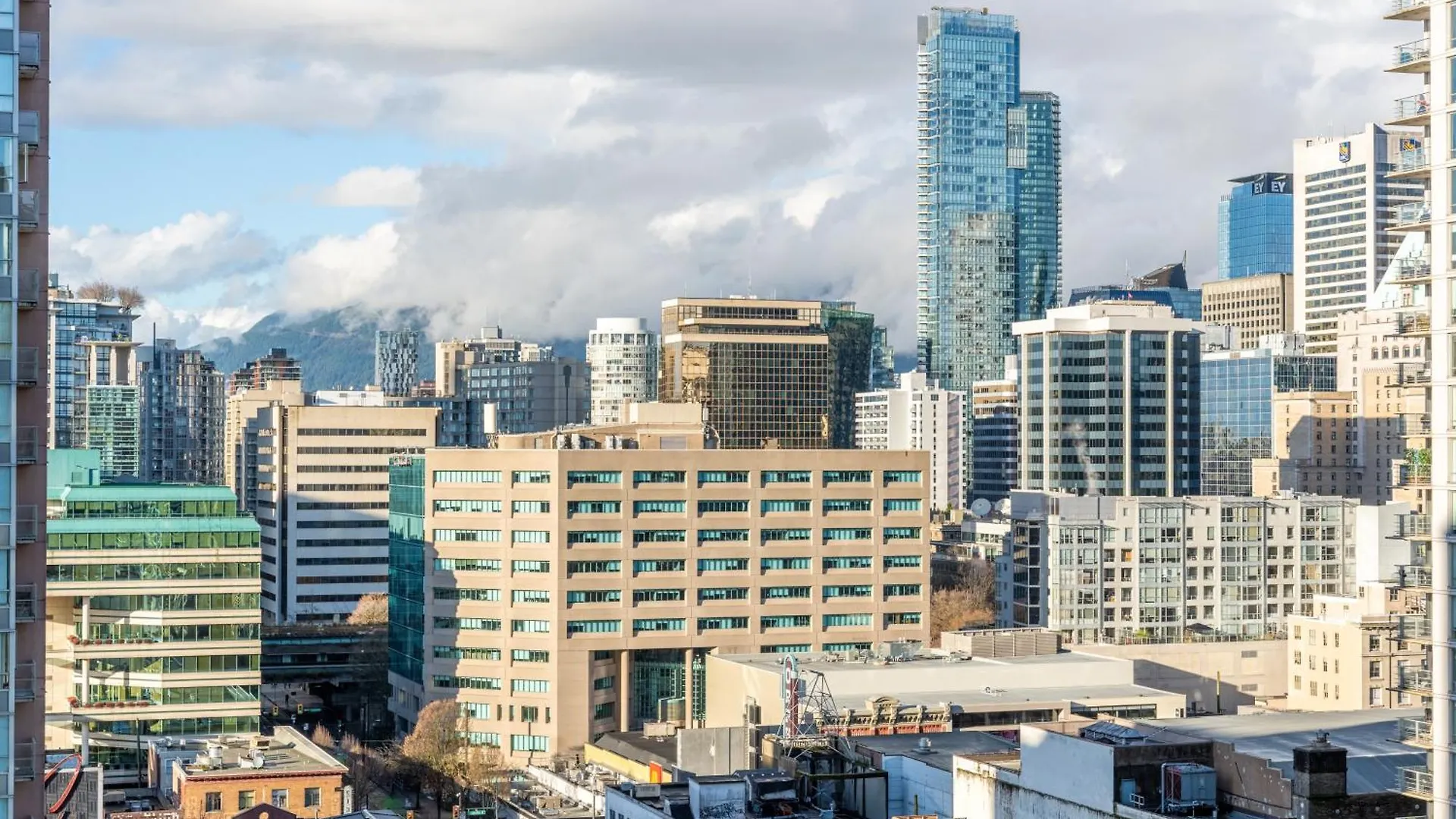 Apartment Premium 2 Bedroom Suite In Yaletown Huge And Elegant Living Space Vancouver